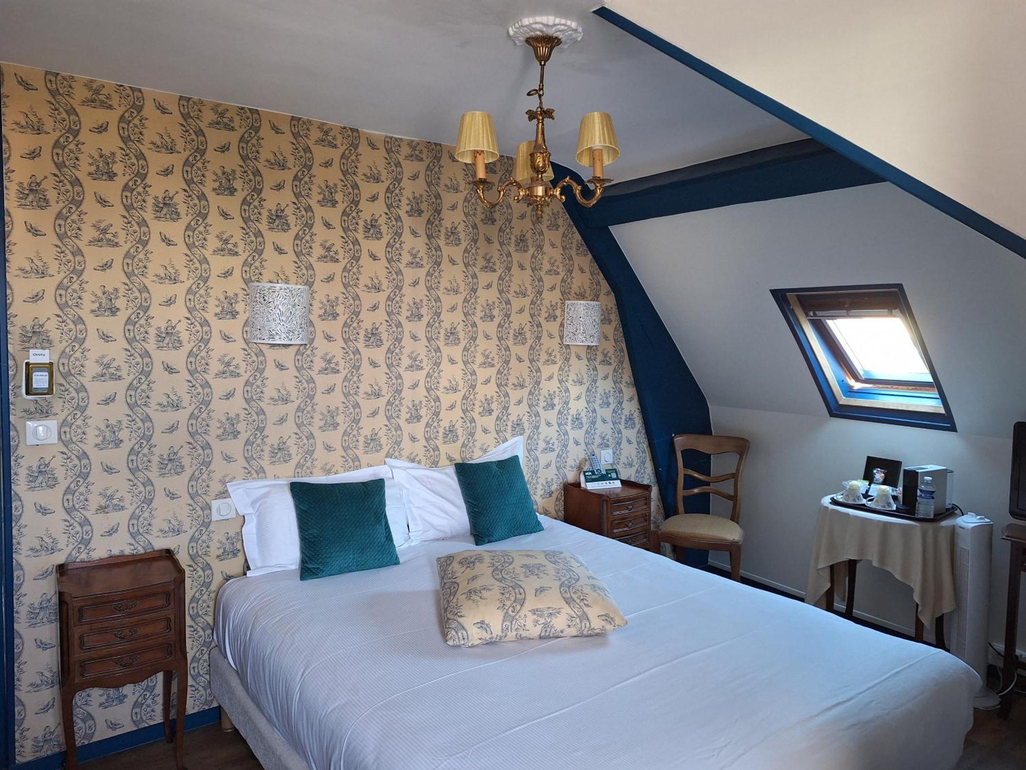 Hotel De Charme La Bonne Adresse - Logis Hotels Le Havre Exterior photo